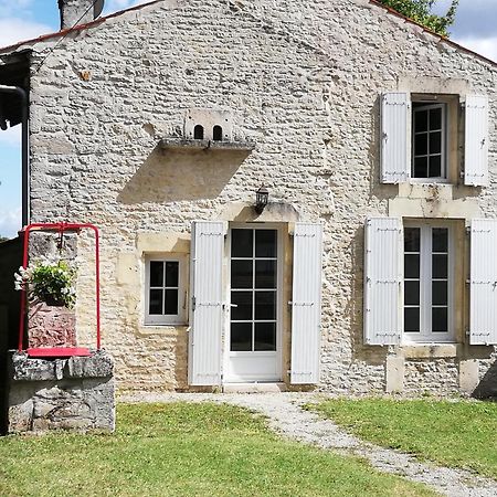 La Petite Maison Matha Buitenkant foto