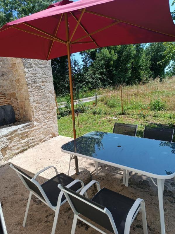 La Petite Maison Matha Buitenkant foto